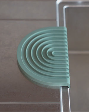 Čistiaci prostriedok na riad a povrchy