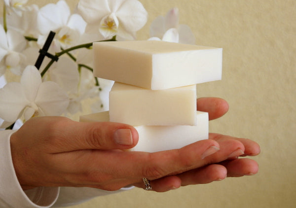 prírodné bambucké jemné mydlo pre citlivú pokožku, z bambuckého masla, orchidea, dotyk